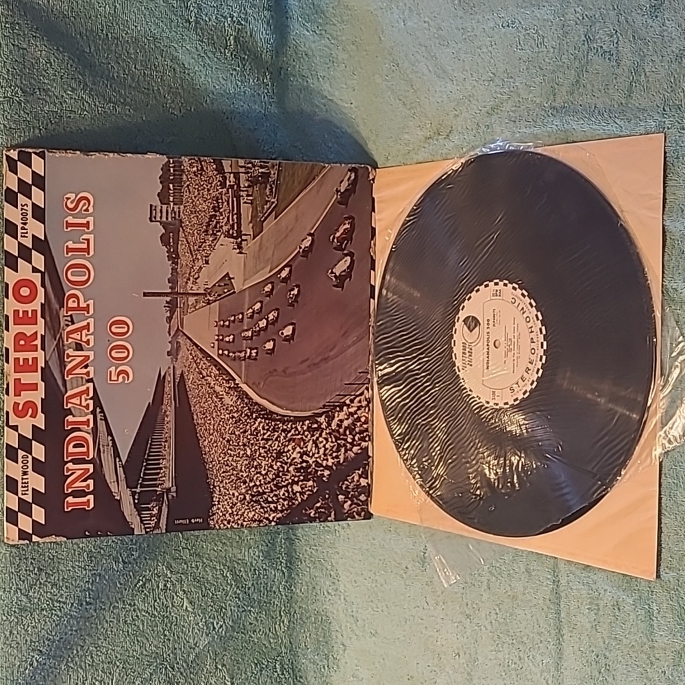 Racing stuff - Picture 2 of 3